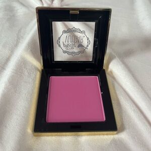 Pretty vulgar blush